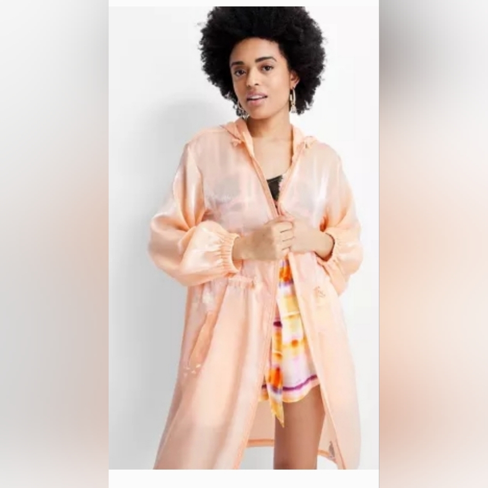 future collective Elegant Robe with Silky Sheen2x